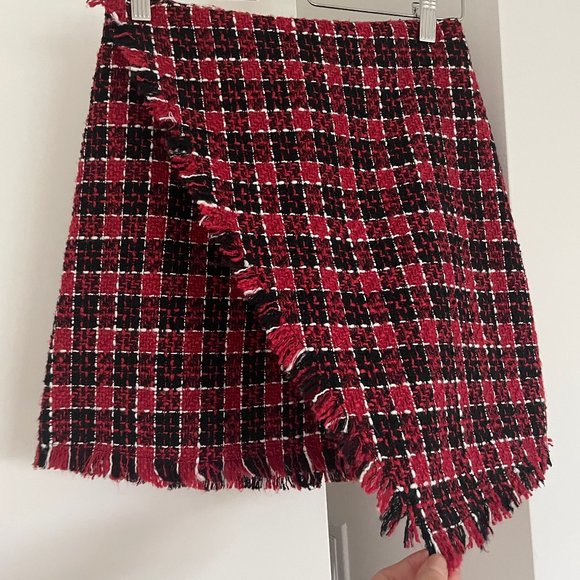 Stradivarius red plaid skirt, size US4 - Picture 2 of 5